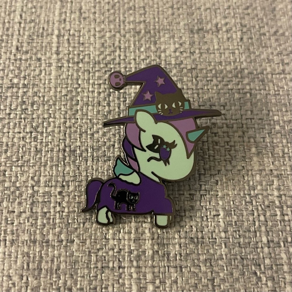 tokidoki Mystic Magic Unicorno Blind Box Pin - Mystic Luna